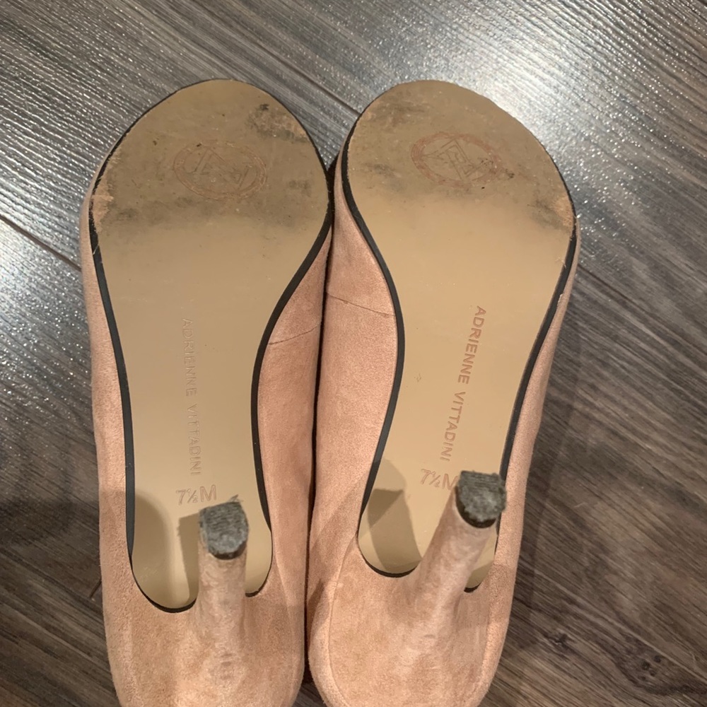 Shoes - Picture 4 of 4